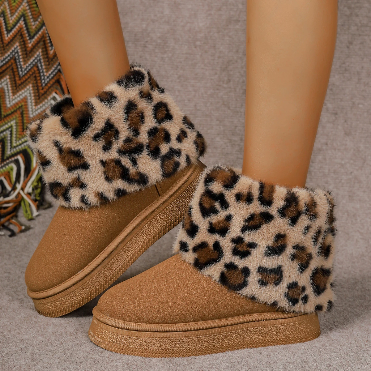 2024 gros épais Goth mode fourrure neige bottes daim en peluche chaud à semelles épaisses plate-forme bottines pour femmes hiver